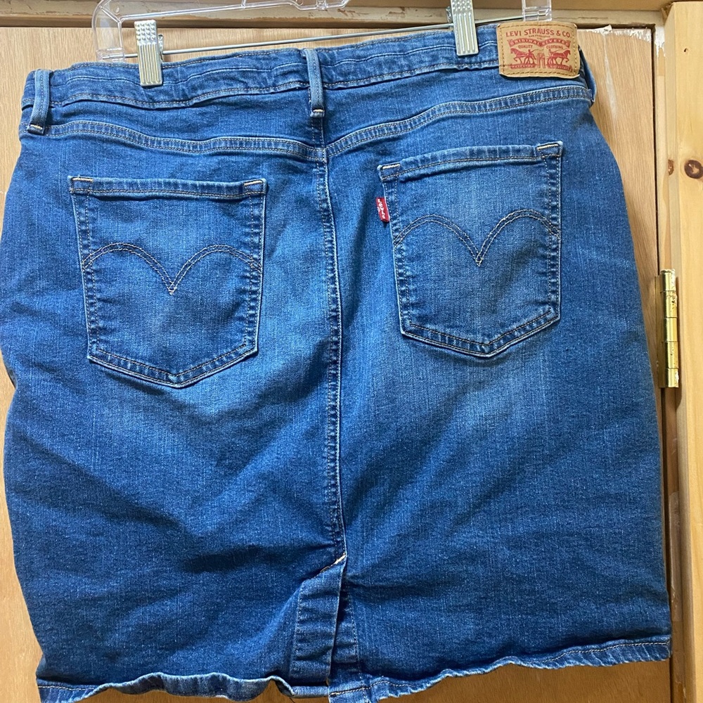 Levi’s Denim Mini Skirt - Picture 2 of 4